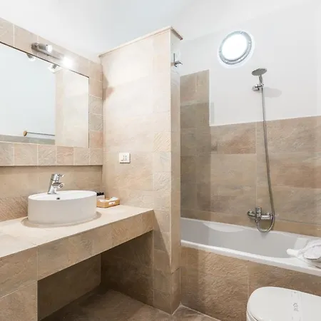 Trinitadeimonti Gasthuis 4*