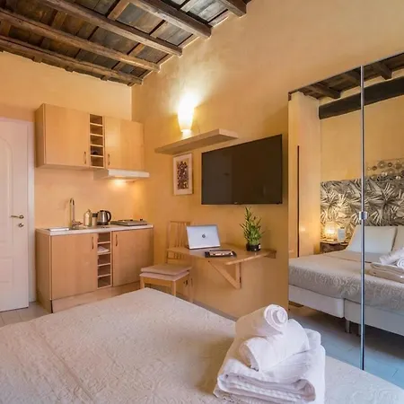 Trinitadeimonti Guest house 4*